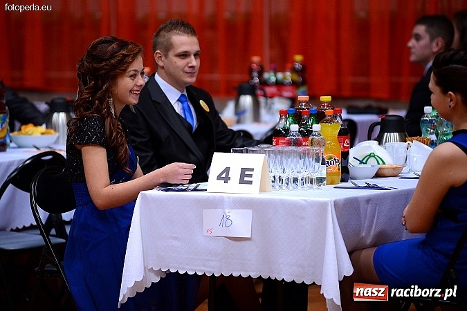 Zdjęcie w galerii na portalu naszraciborz.pl: Foto Perła przedstawia - Ekonomik roztańczył Arenę Rafako wiadomości z regionu