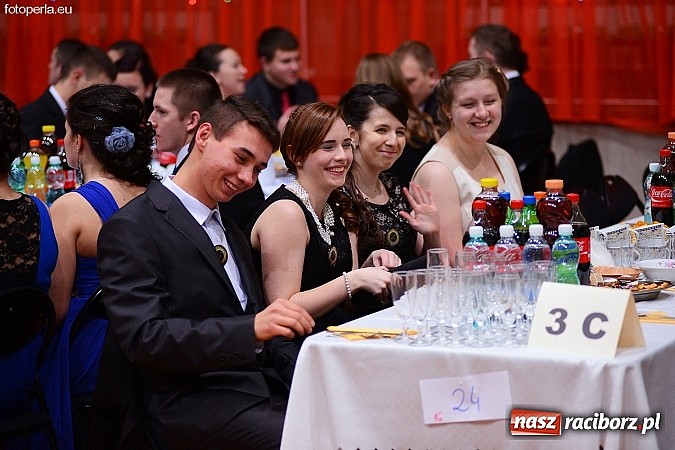 Zdjęcie w galerii na portalu naszraciborz.pl: Foto Perła przedstawia - Ekonomik roztańczył Arenę Rafako wiadomości z regionu