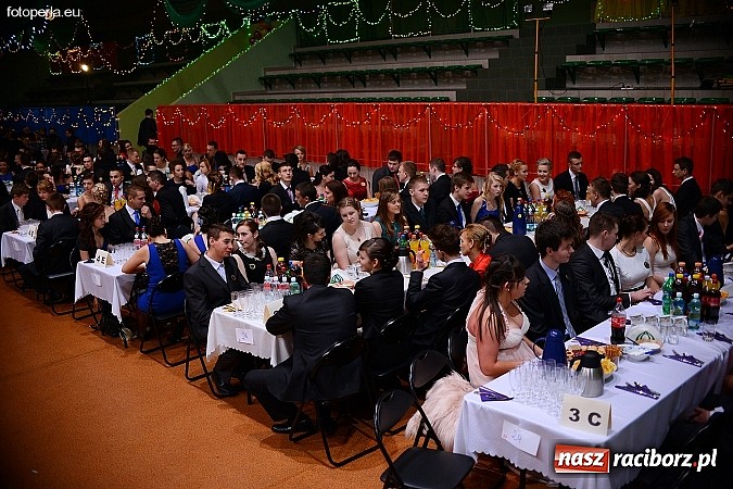 Zdjęcie w galerii na portalu naszraciborz.pl: Foto Perła przedstawia - Ekonomik roztańczył Arenę Rafako wiadomości z regionu