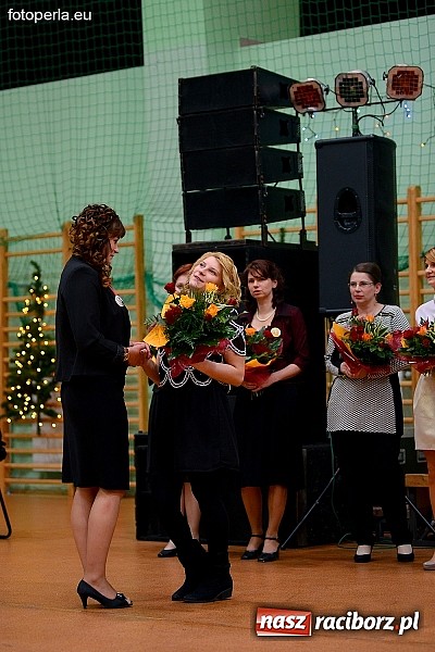Zdjęcie w galerii na portalu naszraciborz.pl: Foto Perła przedstawia - Ekonomik roztańczył Arenę Rafako wiadomości z regionu