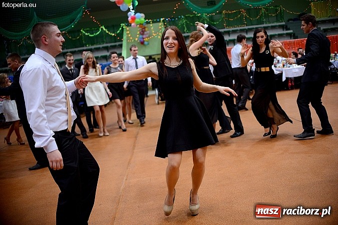 Zdjęcie w galerii na portalu naszraciborz.pl: Foto Perła przedstawia - Ekonomik roztańczył Arenę Rafako wiadomości z regionu