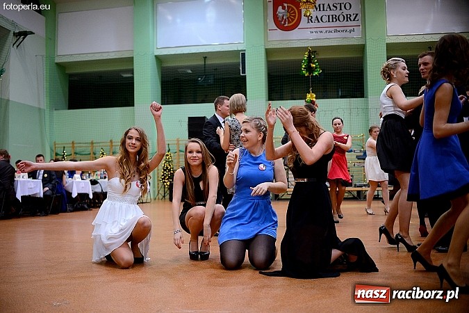 Zdjęcie w galerii na portalu naszraciborz.pl: Foto Perła przedstawia - Ekonomik roztańczył Arenę Rafako wiadomości z regionu