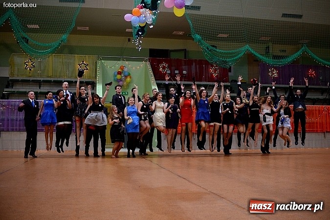 Zdjęcie w galerii na portalu naszraciborz.pl: Foto Perła przedstawia - Ekonomik roztańczył Arenę Rafako wiadomości z regionu