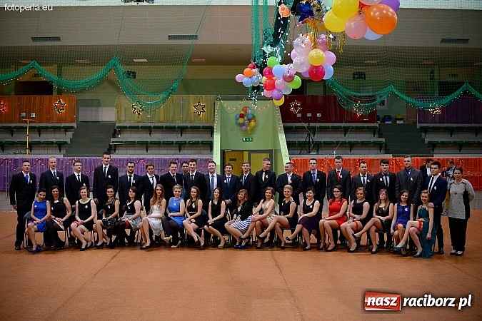 Zdjęcie w galerii na portalu naszraciborz.pl: Foto Perła przedstawia - Ekonomik roztańczył Arenę Rafako wiadomości z regionu