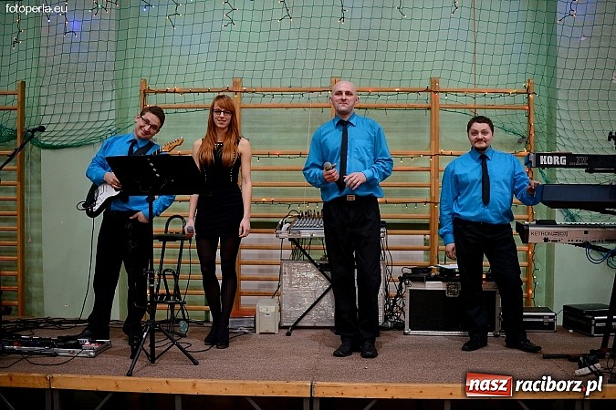 Zdjęcie w galerii na portalu naszraciborz.pl: Foto Perła przedstawia - Ekonomik roztańczył Arenę Rafako wiadomości z regionu