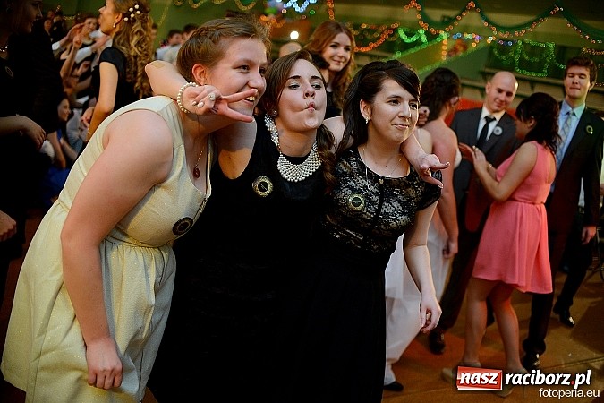 Zdjęcie w galerii na portalu naszraciborz.pl: Foto Perła przedstawia - Ekonomik roztańczył Arenę Rafako wiadomości z regionu