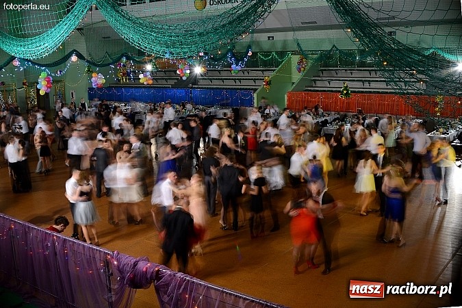 Zdjęcie w galerii na portalu naszraciborz.pl: Foto Perła przedstawia - Ekonomik roztańczył Arenę Rafako wiadomości z regionu