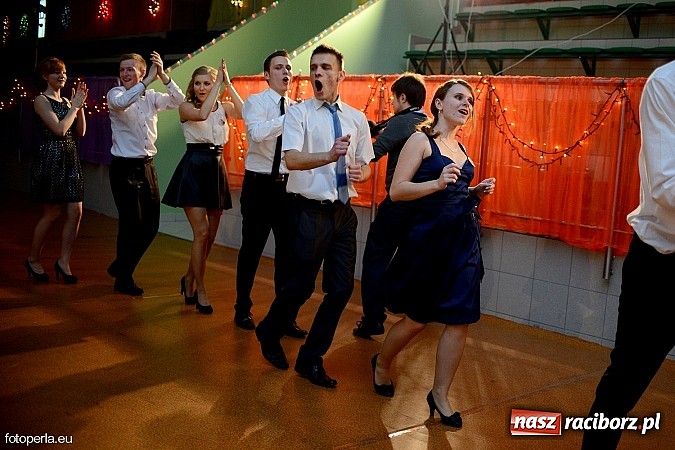 Zdjęcie w galerii na portalu naszraciborz.pl: Foto Perła przedstawia - Ekonomik roztańczył Arenę Rafako wiadomości z regionu