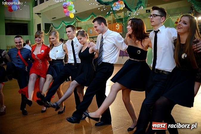 Zdjęcie w galerii na portalu naszraciborz.pl: Foto Perła przedstawia - Ekonomik roztańczył Arenę Rafako wiadomości z regionu