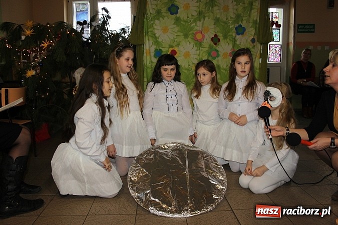 Zdjęcie w galerii na portalu naszraciborz.pl: Dzień babci i dziadka w Wojnowicach wiadomości z regionu