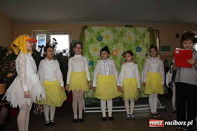 Zdjęcie w galerii na portalu naszraciborz.pl: Dzień babci i dziadka w Wojnowicach wiadomości z regionu