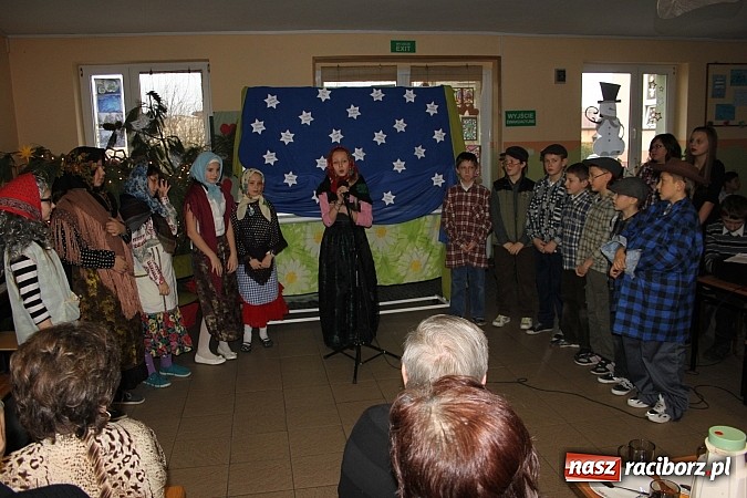 Zdjęcie w galerii na portalu naszraciborz.pl: Dzień babci i dziadka w Wojnowicach wiadomości z regionu