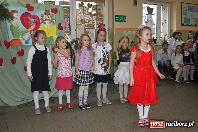 Zdjęcie w galerii na portalu naszraciborz.pl: Dzień babci i dziadka w Wojnowicach wiadomości z regionu