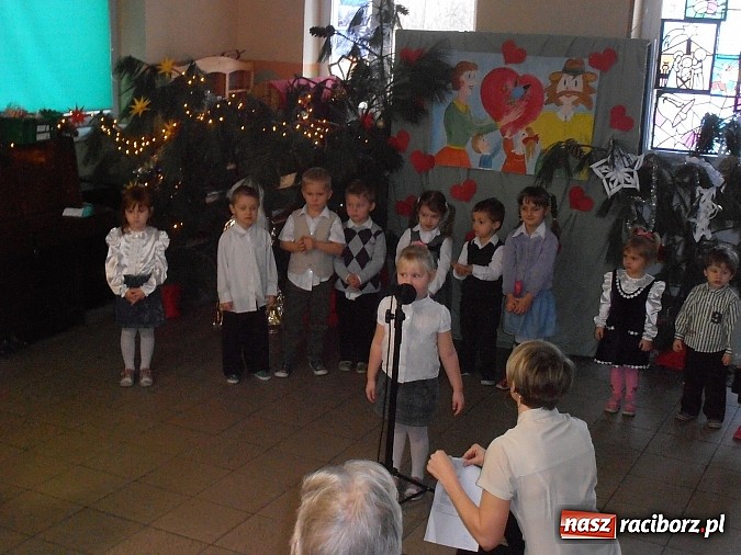 Zdjęcie w galerii na portalu naszraciborz.pl: Dzień babci i dziadka w Wojnowicach wiadomości z regionu