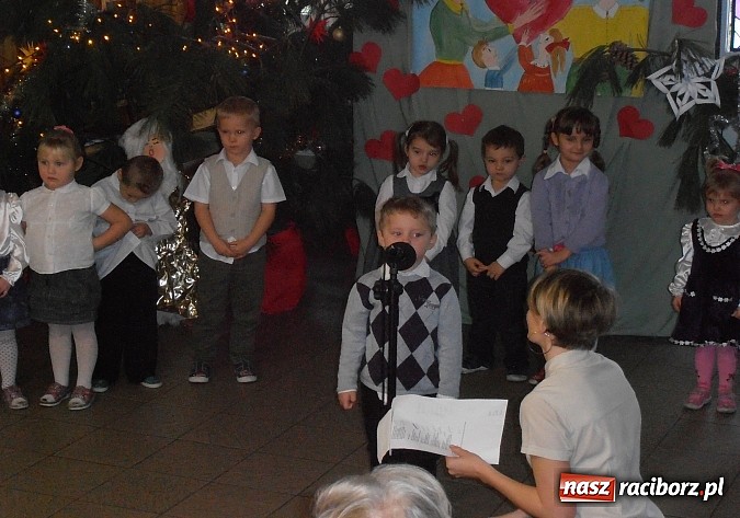 Zdjęcie w galerii na portalu naszraciborz.pl: Dzień babci i dziadka w Wojnowicach wiadomości z regionu