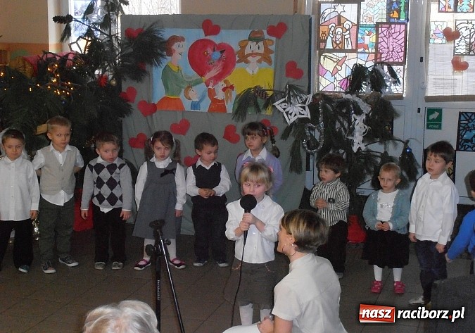 Zdjęcie w galerii na portalu naszraciborz.pl: Dzień babci i dziadka w Wojnowicach wiadomości z regionu