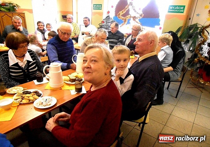 Zdjęcie w galerii na portalu naszraciborz.pl: Dzień babci i dziadka w Wojnowicach wiadomości z regionu