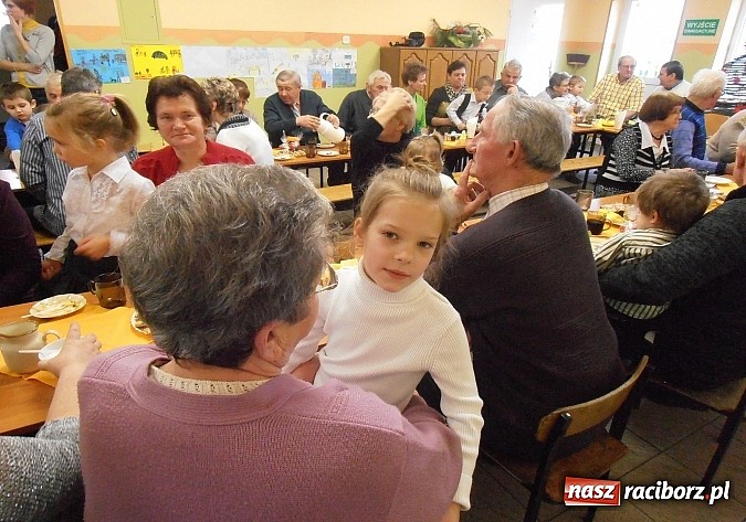 Zdjęcie w galerii na portalu naszraciborz.pl: Dzień babci i dziadka w Wojnowicach wiadomości z regionu