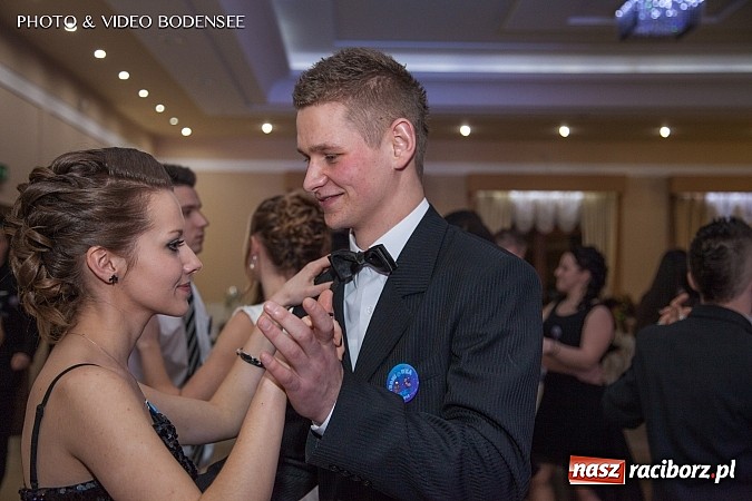 Zdjęcie w galerii na portalu naszraciborz.pl: Budowlanka bawi się na studniówce w Bravo wiadomości z regionu