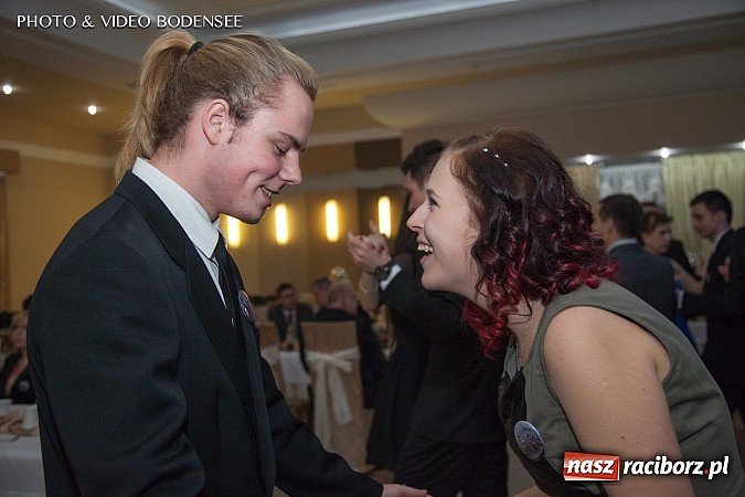 Zdjęcie w galerii na portalu naszraciborz.pl: Budowlanka bawi się na studniówce w Bravo wiadomości z regionu