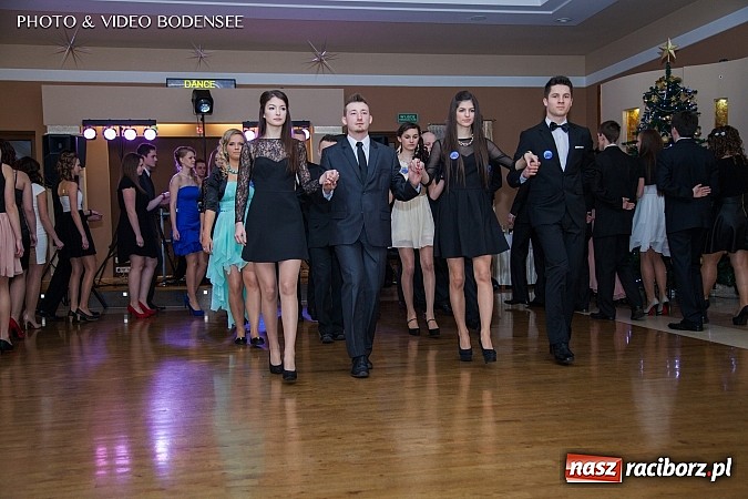 Zdjęcie w galerii na portalu naszraciborz.pl: Budowlanka bawi się na studniówce w Bravo wiadomości z regionu