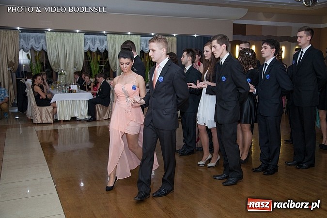 Zdjęcie w galerii na portalu naszraciborz.pl: Budowlanka bawi się na studniówce w Bravo wiadomości z regionu