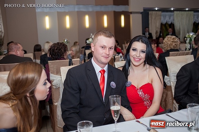 Zdjęcie w galerii na portalu naszraciborz.pl: Budowlanka bawi się na studniówce w Bravo wiadomości z regionu