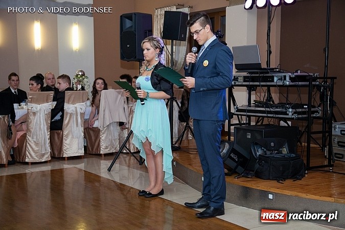 Zdjęcie w galerii na portalu naszraciborz.pl: Budowlanka bawi się na studniówce w Bravo wiadomości z regionu