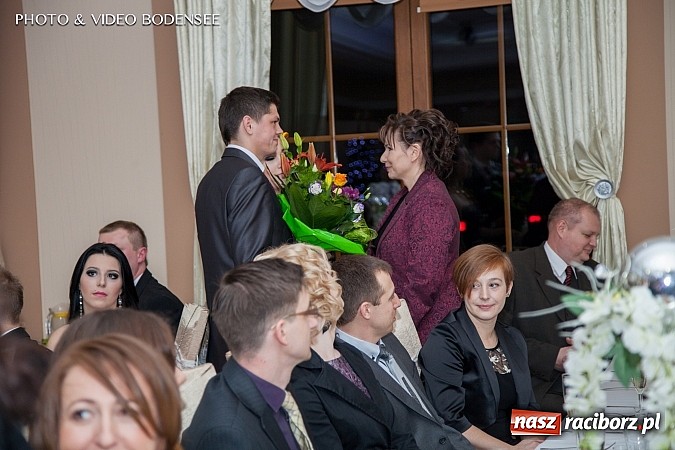 Zdjęcie w galerii na portalu naszraciborz.pl: Budowlanka bawi się na studniówce w Bravo wiadomości z regionu