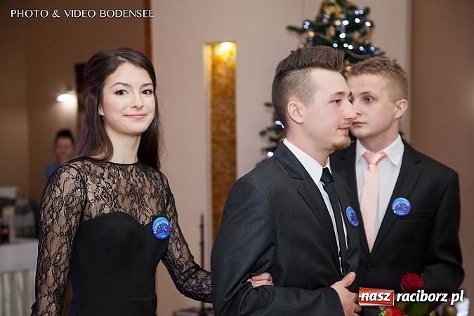 Zdjęcie w galerii na portalu naszraciborz.pl: Budowlanka bawi się na studniówce w Bravo wiadomości z regionu