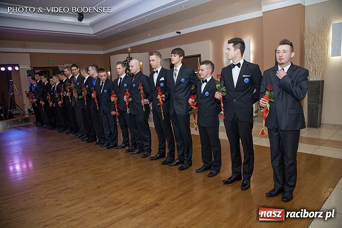 Zdjęcie w galerii na portalu naszraciborz.pl: Budowlanka bawi się na studniówce w Bravo wiadomości z regionu