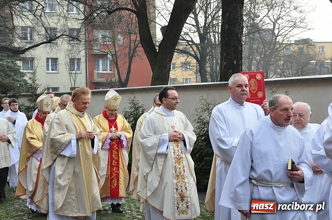 Zdjęcie w galerii na portalu naszraciborz.pl: To była pierwsza taka uroczystość w historii Raciborza! Raciborzanka ma być błogosławioną wiadomości z regionu