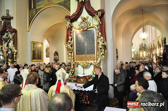 Zdjęcie w galerii na portalu naszraciborz.pl: To była pierwsza taka uroczystość w historii Raciborza! Raciborzanka ma być błogosławioną wiadomości z regionu