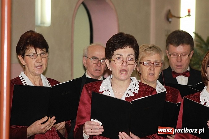 Zdjęcie w galerii na portalu naszraciborz.pl: Ch&oacute;r z Pawłowa koncertował w Wojnowicach wiadomości z regionu