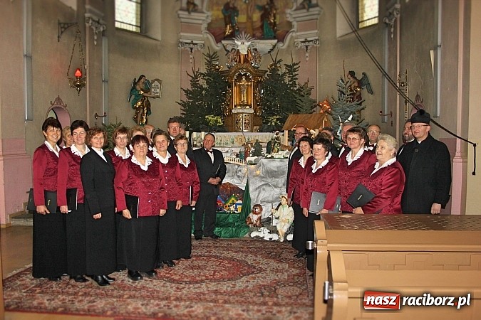 Zdjęcie w galerii na portalu naszraciborz.pl: Ch&oacute;r z Pawłowa koncertował w Wojnowicach wiadomości z regionu
