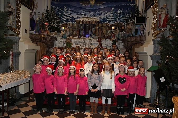 Zdjęcie w galerii na portalu naszraciborz.pl: Koncert Laureat&oacute;w IX Gminnego Przeglądu Kolęd i Pastorałek w kościele w Tworkowie wiadomości z regionu
