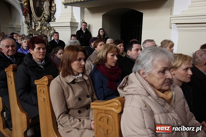 Zdjęcie w galerii na portalu naszraciborz.pl: Koncert Laureat&oacute;w IX Gminnego Przeglądu Kolęd i Pastorałek w kościele w Tworkowie wiadomości z regionu