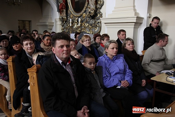 Zdjęcie w galerii na portalu naszraciborz.pl: Koncert Laureat&oacute;w IX Gminnego Przeglądu Kolęd i Pastorałek w kościele w Tworkowie wiadomości z regionu