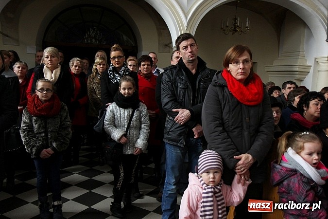 Zdjęcie w galerii na portalu naszraciborz.pl: Koncert Laureat&oacute;w IX Gminnego Przeglądu Kolęd i Pastorałek w kościele w Tworkowie wiadomości z regionu