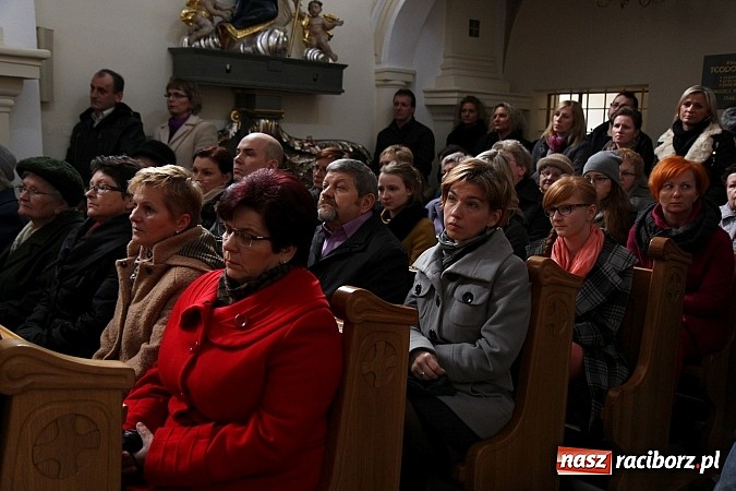 Zdjęcie w galerii na portalu naszraciborz.pl: Koncert Laureat&oacute;w IX Gminnego Przeglądu Kolęd i Pastorałek w kościele w Tworkowie wiadomości z regionu