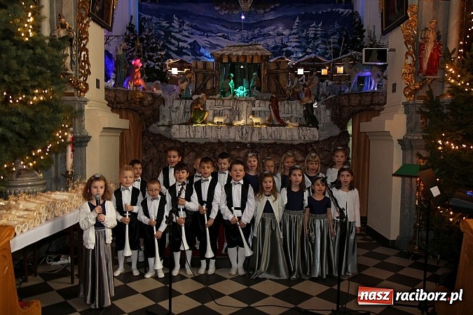 Zdjęcie w galerii na portalu naszraciborz.pl: Koncert Laureat&oacute;w IX Gminnego Przeglądu Kolęd i Pastorałek w kościele w Tworkowie wiadomości z regionu