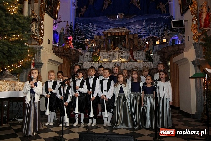 Zdjęcie w galerii na portalu naszraciborz.pl: Koncert Laureat&oacute;w IX Gminnego Przeglądu Kolęd i Pastorałek w kościele w Tworkowie wiadomości z regionu