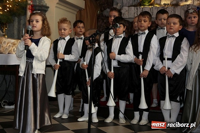 Zdjęcie w galerii na portalu naszraciborz.pl: Koncert Laureat&oacute;w IX Gminnego Przeglądu Kolęd i Pastorałek w kościele w Tworkowie wiadomości z regionu