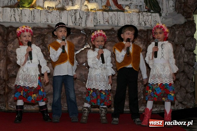 Zdjęcie w galerii na portalu naszraciborz.pl: Koncert Laureat&oacute;w IX Gminnego Przeglądu Kolęd i Pastorałek w kościele w Tworkowie wiadomości z regionu