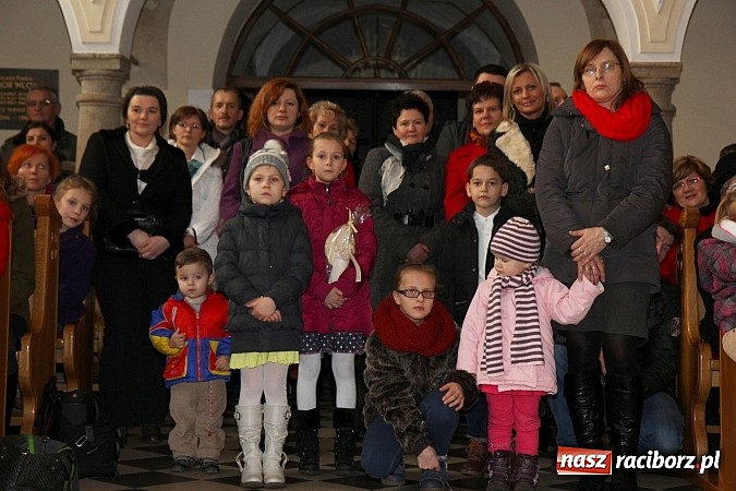 Zdjęcie w galerii na portalu naszraciborz.pl: Koncert Laureat&oacute;w IX Gminnego Przeglądu Kolęd i Pastorałek w kościele w Tworkowie wiadomości z regionu