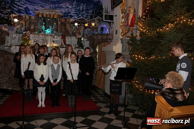 Zdjęcie w galerii na portalu naszraciborz.pl: Koncert Laureat&oacute;w IX Gminnego Przeglądu Kolęd i Pastorałek w kościele w Tworkowie wiadomości z regionu