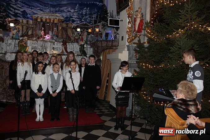 Zdjęcie w galerii na portalu naszraciborz.pl: Koncert Laureat&oacute;w IX Gminnego Przeglądu Kolęd i Pastorałek w kościele w Tworkowie wiadomości z regionu