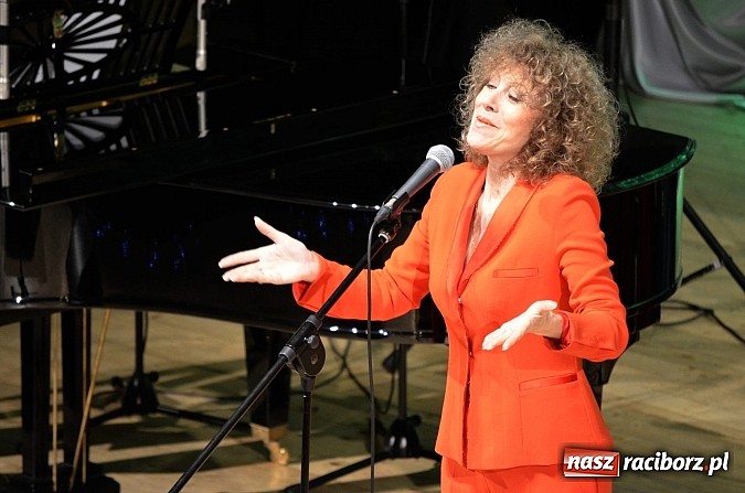 Zdjęcie w galerii na portalu naszraciborz.pl: Majewska i Korcz na deskach RCK! wiadomości z regionu