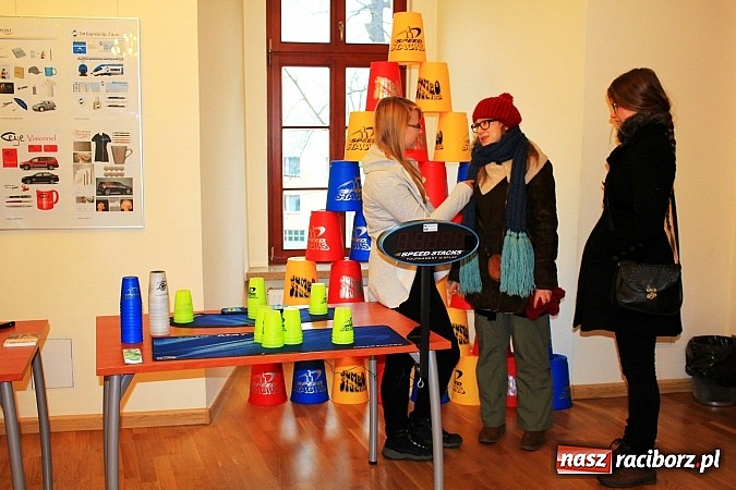 Zdjęcie w galerii na portalu naszraciborz.pl: Mini Speed Stacks na Zamku Piastowskim wiadomości z regionu