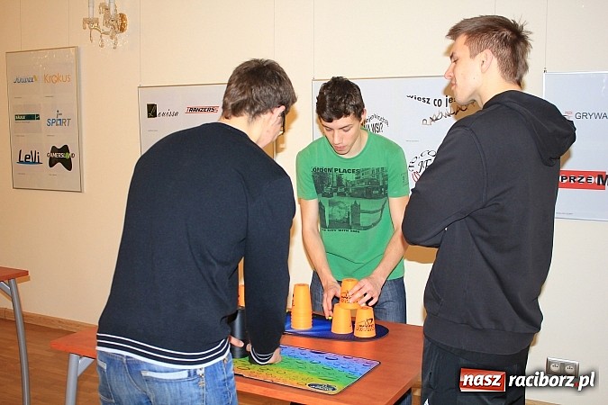 Zdjęcie w galerii na portalu naszraciborz.pl: Mini Speed Stacks na Zamku Piastowskim wiadomości z regionu